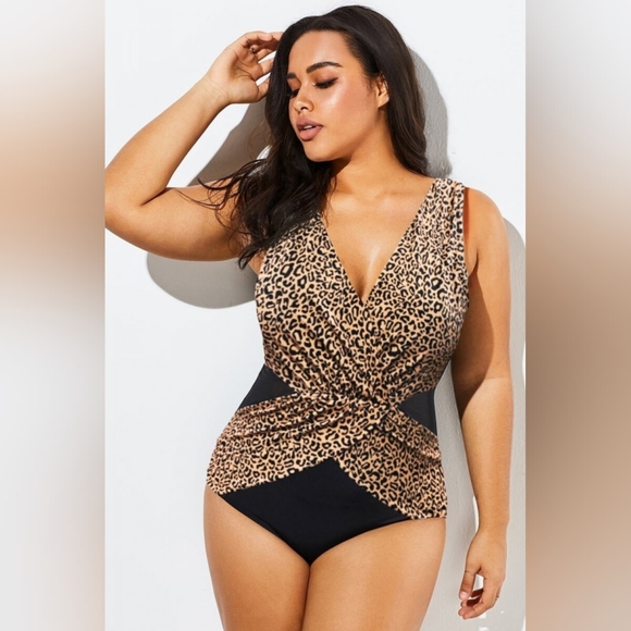 NEW NWT MeetCurve Plus Size Leopard Print V-Neckline One Piece Swimsuit - Picture 5 of 6